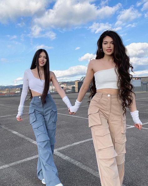 Bff Outfits Matching, Matching Sister Outfits, Baggy Outfit Ideas, Bestie Outfits, Matching Outfits Best Friend, Matching Sisters, Best Friend Outfits, Fasion Outfits, Twin Outfits