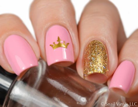 Crown Nail Decal/ Nail Stencil Crown Nail Designs, Princess Nail Designs, Crown Nail Art, Princess Nail Art, Crown Nails, Disney Princess Nails, Disneyland Nails, Nail Therapy, Disney Inspired Nails