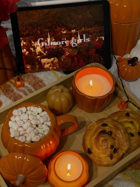 #thanksgivingdecor #diyideas #falldecor #tablescape #thanksgivingtable #homedecor #autumndecor #fallfeast #craftideas #thanksgivingcenterpiece Autumn Candles Aesthetic, Boho Witch Decor, Autumn Academia, Halloween Core, Easy Thanksgiving Table Decor, Thanksgiving Table Decor Ideas, Fall Feast, Cozy Halloween, Thanksgiving Table Decor