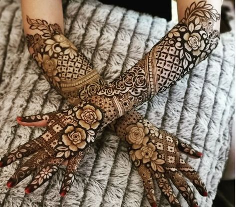 Mehndi Designs Khafif Full, Bridal Design For Back Hand, Wedding Bridal Mehndi Designs, Floral Full Hand Mehndi Designs, Latest Floral Mehndi Designs, Floral Bridal Henna Designs, Floral Mehndi Designs Back Hand, Rose Bridal Mehndi Designs Full Hand, Bridal Mehndi Designs Khafif