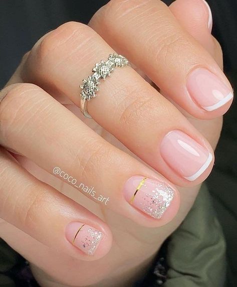 French Nails Cortas, Short Pretty Nails, Capping Uñas, Nails Frances, Short French Tip, Coco Nails, Short French Tip Nails, Short French, Manicure Nail Designs