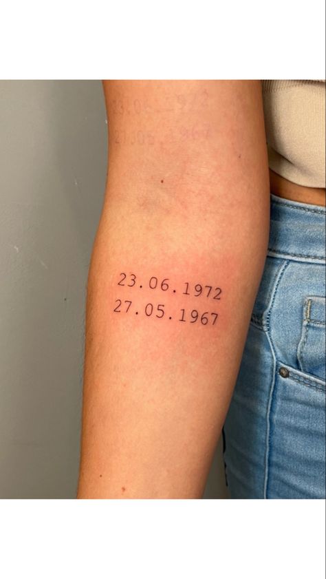 Fineline Tattoo of Birthdates Fineline Tattoo, Tattoo Inspo, Tattoo Quotes, Tattoos