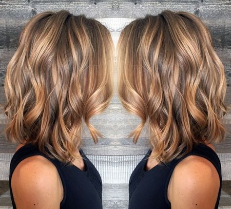 Brunette Lob, Brown Hair With Highlights And Lowlights, Balayage Lob, Wavy Lob, Short Hair Balayage, Short Hair Color, Brown Blonde Hair, Hair And Beauty, Brown Hair With Highlights