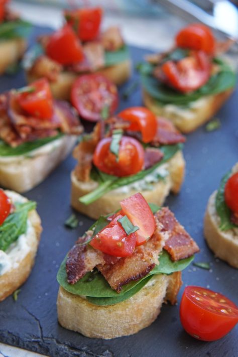 BLT Crostini Appetizer - Savored Sips Blt Appetizer, Mini Blt, Crostini Appetizer, Cocktail Party Appetizers, Toasted Baguette, Unique Sauces, Crostini Appetizers, Different Types Of Bread, Bacon In The Oven