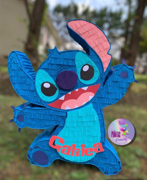 Lilo & Stitch Lilo And Stitch Cake, Stitch Cake, 1st Birthday Party For Girls, Horse Birthday Parties, Piñata Ideas, Disney Birthday Party, Lilo And Stitch Drawings, Diy Pinata, Horse Birthday