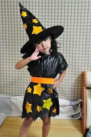 Recycled Costumes For Kids, Earth Costume, Lego Halloween Costumes, Recycled Dress Ideas, Peter Pan Costume Kids, Cute Witch Costume, Witch Costume Diy, Diy Halloween Witch, Recycled Costumes