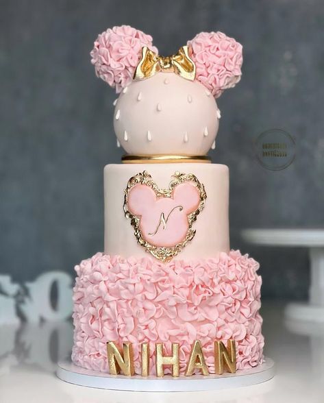 Minnie Birthday Cake, Minnie Mouse Cake Design, Girls First Birthday Cake, Pastel Mini, Minnie Mouse First Birthday, Dragon Roll, Minnie Mouse Birthday Cakes, Disney Birthday Cakes, Bolo Minnie