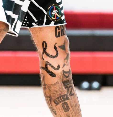 NBA Tattoos on Instagram: “🐍 @jaytatum0 added some new pieces to his leg sleeve. Tatum got himself a Kobe tribute with the number “24” as black mamba’s. Tatum also…” Kobe Bryant Tattoo Ideas, Kobe Bryant Tattoo, Kobe Tattoo, Meaningful Tattoo Quotes, Cool Forearm Tattoos, Back Of Shoulder Tattoo, Leg Tattoo Men, Leg Sleeve Tattoo, Knee Tattoo