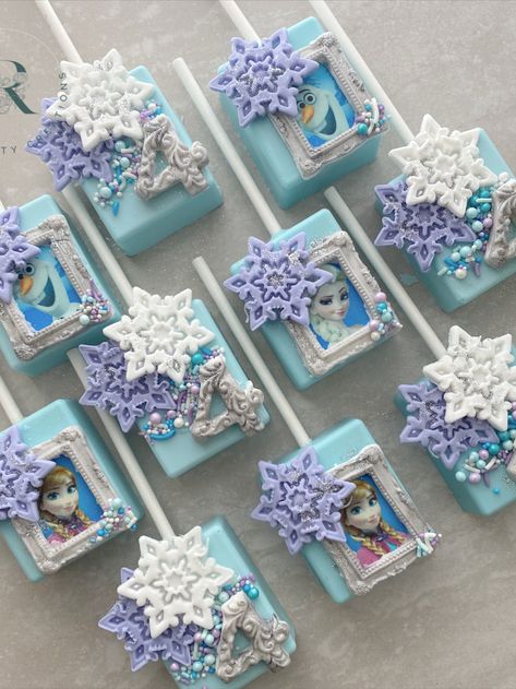 Dipped Rice Krispie Treats, Frozen Dessert Table, Chocolate Dipped Rice Krispie Treats, Olaf Birthday Party, Christmas Strawberry, Olaf Birthday, Chocolate Dipped Oreos, Frozen Themed Birthday Party, Birthday Party Treats