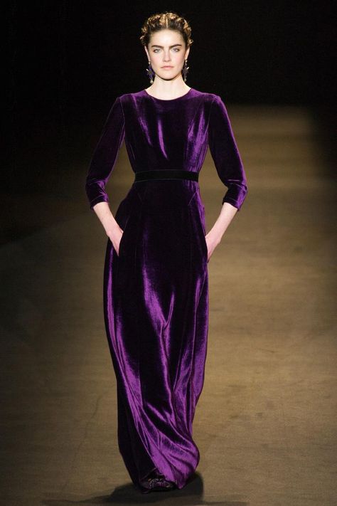 Alberta Ferretti Fall 2013 RTW Collection Mode Purple, Velvet Dress Long, Purple Sparkle, Review Fashion, Purple Velvet, Alberta Ferretti, Beauty And Fashion, 가을 패션, Gorgeous Gowns