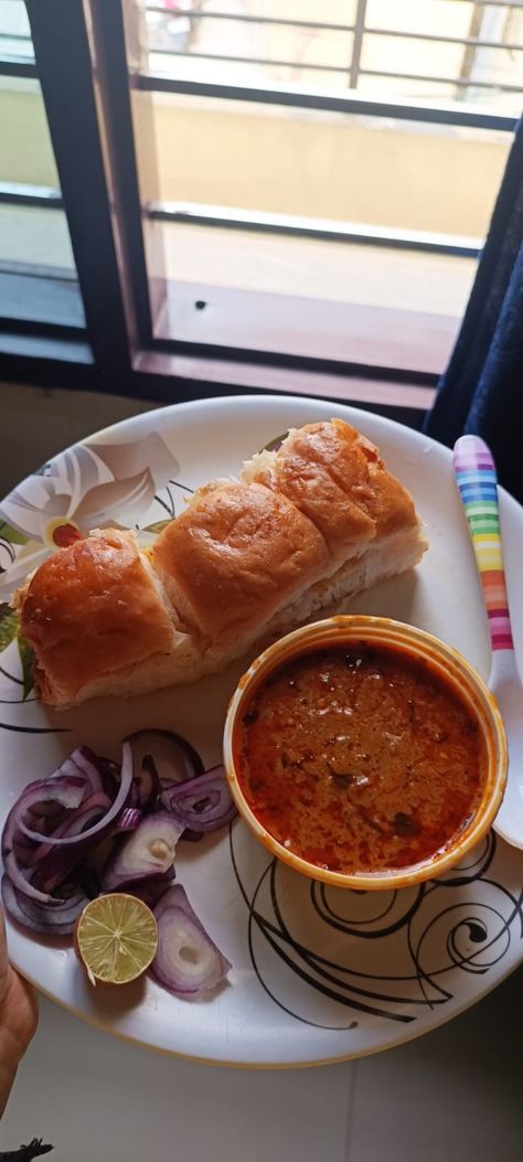 Enjoying pav bhaji craving😪🤧 Pav Bhaji Snap, Foodie Pics, Streak Ideas, Pav Bhaji, Snap Streak Ideas Easy, Snap Streak, Snap Food, Food Snapchat, Aesthetic Food