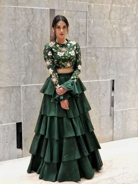 Indian Fashion Trends, Lehnga Dress, Green Lehenga, Indian Salwar Kameez, Indian Gowns Dresses, Indian Gowns, Winter Mode, Designer Party Wear Dresses, Stylish Party Dresses