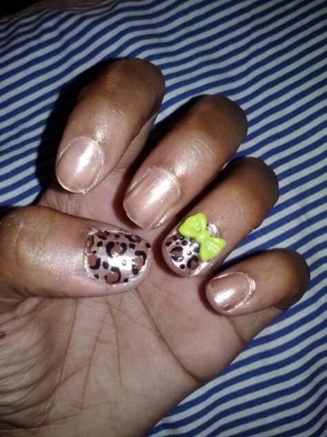 #Cheetah w/ green #bow #nailart #naildesign Nail Designs, Nail Art, Nails, Green