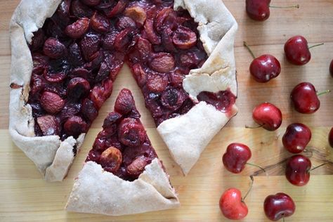 This cherry crostata recipe is flavorful, and not too sweet. Try it in the morning with a cup of coffee! Cherry Crostata, Cherry Galette, Crostata Recipe, Galette Recipe, Summer Cherries, Cherry Recipes, Dessert Options, Fresh Cherries, Yummy Yummy