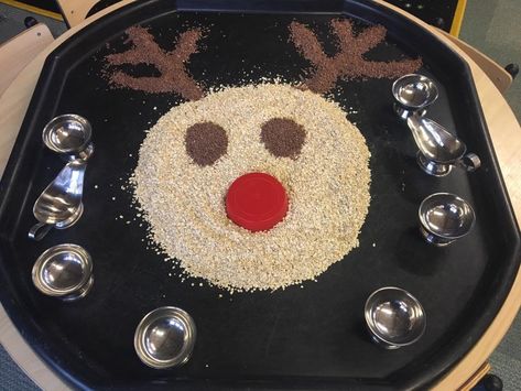 Reindeer Activities Preschool, Christmas Messy Play, Christmas Tuff Tray Ideas, Baby Room Activities, Tuff Tray Ideas Toddlers, Christmas Activities For Toddlers, Winter Crafts Preschool, Preschool Christmas Activities, Halloween Sensory