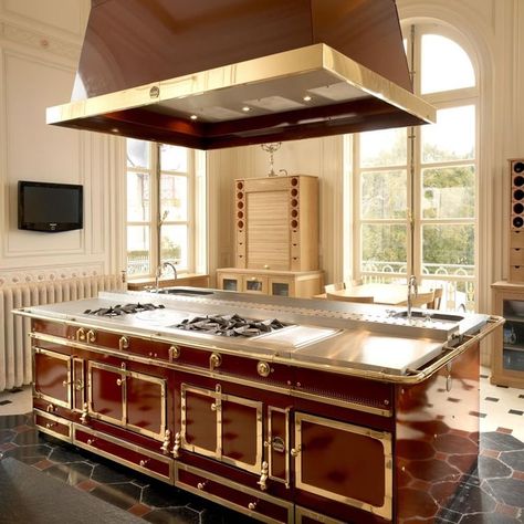 Dream kitchen island La Cornue Kitchen, Dream Kitchen Island, Luxury Kitchen Appliances, Kitchen Island With Stove, Restaurant Kitchen Design, Parisian Kitchen, Victorian Interior Design, Kitchen Appliances Luxury, Nordic Kitchen