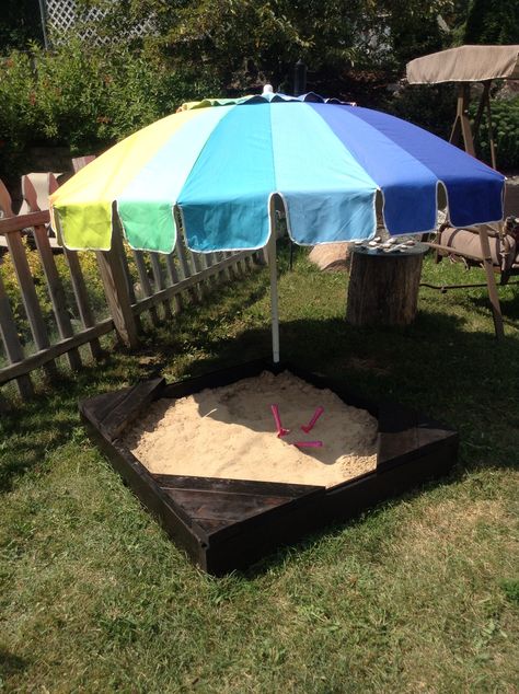 Homemade sandbox Preschool Furniture, Backyard Play, Summer Ideas, Sandbox, Yard Ideas, Kid Stuff, Patio Umbrella, Outdoor Spaces, Cool Kids