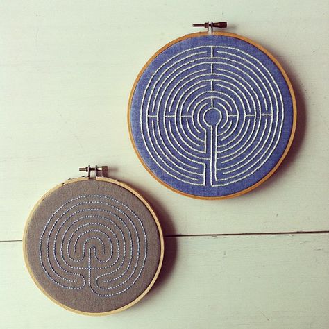 Candle Wicking, Finger Labyrinth, Labyrinth Art, Labyrinth Design, Quilting Studio, Awesome Gifts, Embroidery Inspiration, Embroidery Techniques, Hoop Art