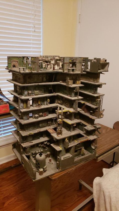 Diaroma Ideas, Dnd Table, Scifi Building, Halo Armor, Tower Games, I Am Waiting, Warhammer Terrain, 40k Terrain, Game Terrain