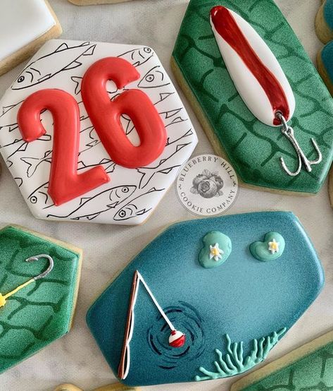 Blueberry Hill Cookie Company on Instagram: "Summer fishing. • Fishing cookie design original by @mycookiespace • #fishingcookies #fishhookcookies #fishinglurecookies #decoratedsugarcookies #decoratedcookies #royalicingcookies #cookiesofinstagram #royalicingbiscuits #icedbiscuits #decoratedbiscuits #biscuitsofinstagram #blueberryhillcookieco #ykmaker #yzf" Bass Fish Cookies, Fishing Themed Cookies, Fishing Cookies Decorated, Fishing Birthday Cookies, Fish Sugar Cookies, Cookie Bucket, Fishing Cookies, Fish Cookie, Camping Cookies