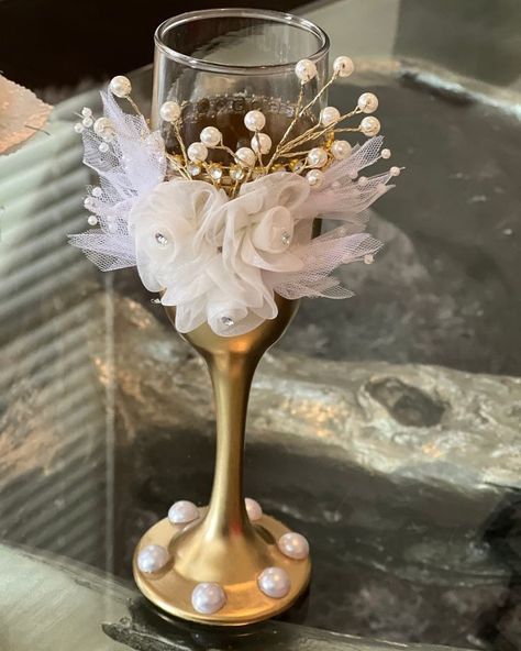 Wedding Essentials, couple glass #creative #foryoupageシforyou #views1m #views #follow #artist #foryoupageシ #tayyabartist #viral #artisticdenoftayyaba #reel #reelkarofeelkaro Dodh Pilai Glass Ideas, Dood Pilai Glass Ideas, Diy Wedding Wine Glasses, Doodh Pilai Glass Ideas Pakistani, Doodh Pilai Glass Ideas, Doodh Pilai Glass Ideas Diy, Wedding Wine Glasses Diy, Wine Glasses For Wedding, Bride And Groom Wine Glasses