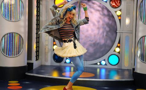 Robin Sparkles Costume Links Robin Halloween Costume, Robin Sparkles, Robin Scherbatsky, How Met Your Mother, Free Poster Printables, Costume Diy, How I Met Your Mother, I Meet You, 80s Fashion