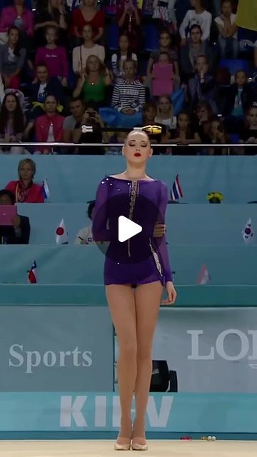 Rhythmic Gymnastics Clubs, Famous Gymnasts, Rhythmic Gymnastics Training, Gymnastics Routines, Gymnastics Clubs, Christmas Music Videos, Amazing Flexibility, Gymnastics Flexibility, Flexibility Dance