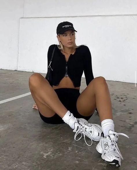 New Balance 530 Outfit, New Balance Outfit, Dr Shoes, Mode Inspo, Mode Inspiration, Fashion Killa, Outfits Aesthetic, Look Fashion, Fashion Inspo Outfits