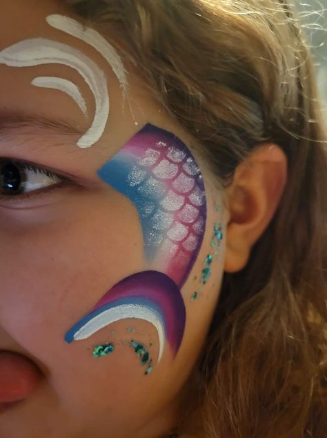 Mermaid Face Painting Easy, Face Painting Mermaid Easy, Simple Mermaid Face Paint, Easy Mermaid Face Paint, Mermaid Face Paint Easy, Mermaid Tail Face Paint, Mermaid Face Paint Kids Easy, Jellyfish Face Paint, Face Painting Mermaid