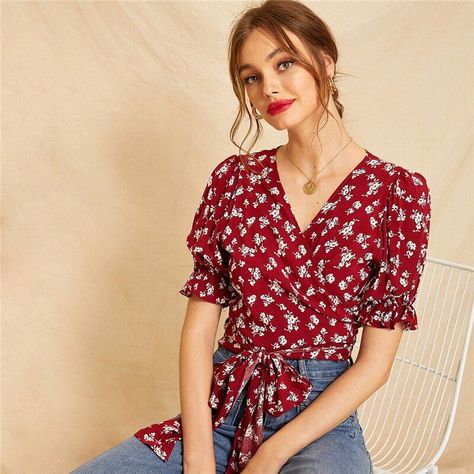 9aa42b31882ec039965f3c4923ce901bdesc49089346ri 80s Fashion Trends, Tie Front Blouse, Tie Blouse, Look Vintage, Boho Blouses, Outfit Summer, Ditsy Floral, Mode Inspiration, 80s Fashion