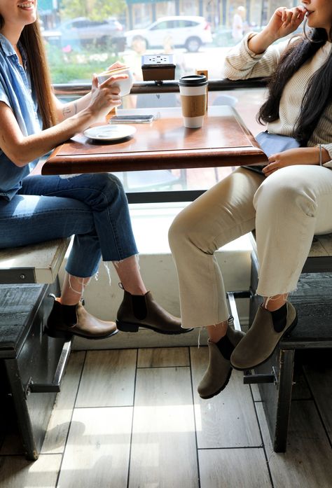 Street smart and city savvy, the Women’s Ankle Boot is designed for urban terrain. These low-ankle, low-heel, contoured boots are made to take you from your morning coffee to evening dinner dates without missing a step.  #blundstone #blundstoneboots #blundstoneusa #leatherboots #chealseaboots #outfitideas #womensoutfitideas #falloutfitideas Blundstone Ankle Boots Outfit, Blundstone Heeled Boots Outfit, Heel Boot Outfits, Style Blundstone Boots, How To Style Blundstone Boots, Blundstone Heeled Boot, Blundstone Outfits, Black Blundstone, Chealsea Boots