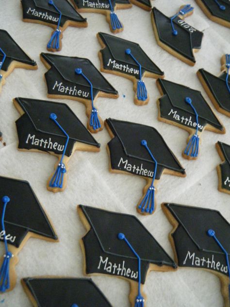 Graduation Party Cookies | Yuko's Cookies~: Cookies for the graduation party ! Graduation Cookies Ideas, Graduation Party Cookies, Graduation Party Desserts, College Grad Party, Graduation Food, Senior Graduation Party, Graduation Candy, Party Cookies, Graduation Party Planning