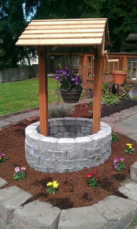 Wishing well; definitely nice to put in the front yard for visitors to donate! Wishing Well Garden, Front Yard Decor, Taman Diy, Backyard Projects, Wishing Well, Lawn And Garden, Outdoor Projects, Garden And Yard, Yard Landscaping