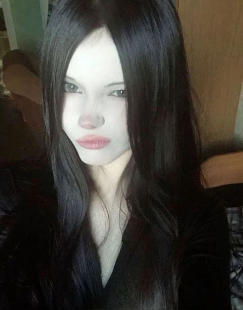 Black Hair Pale Skin, Pale Skin Makeup, Pale Makeup, You're Mine, Doll Makeup, Seductive Clothes, Comic Style, Long Black Hair, Pale Skin