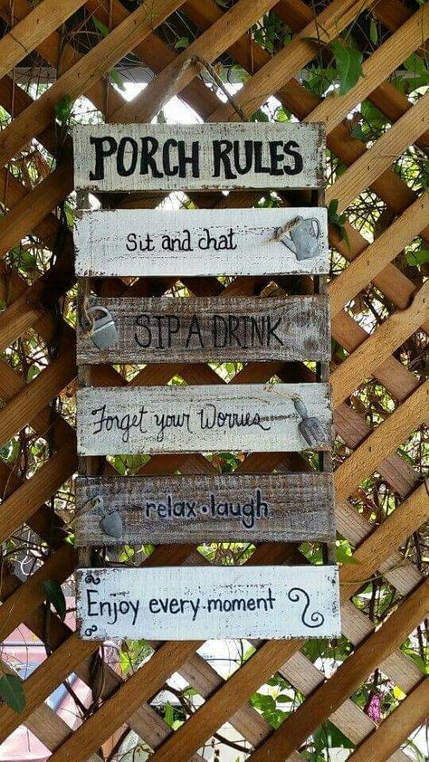 Chickens In My Kitchen Pallet Crafts, Front Porches, Pallet Art, Diy Signs, Porch Signs, Pallet Projects, Outdoor Projects, Wooden Sign, Wood Pallets