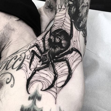 Freehand spider in armpit🕷 Thanks Mark!!! Armpit Tattoo, Gotik Tattoo, Siren Tattoo, Feminine Skull Tattoos, Shadow Tattoo, Feminine Tattoo Sleeves, Goth Tattoo, Wicked Tattoos, Scary Tattoos