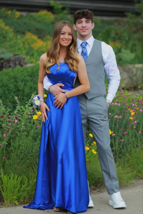 Royal Blue Prom Dress With Grey Suit, Royal Blue Couple Outfits, Royal Blue Prom Dress And Tux Grey Suits, Royal Blue Homecoming Couple, Grey Tux Prom, Blue Dress Prom Couple, Royal Blue Homecoming Dress Couple, Royal Blue Hoco Couple, Blue Prom Tux