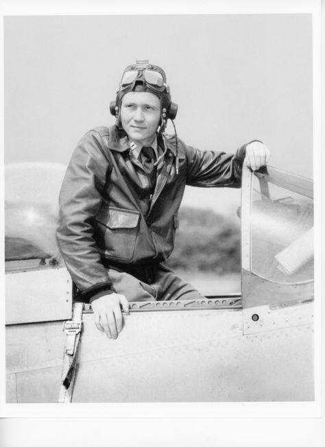 Pilot Sanford K. Moats, 352 FG, 487 FS, 1943 Photo Avion, South African Air Force, Pilot Uniform, Flying Ace, Wwii Plane, Supermarine Spitfire, British Aircraft, Military Pictures, Battle Of Britain