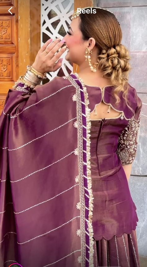 Pakistani Back Neck Design, Simple Suit Neck Designs Indian Style, Purple Suit Design For Women, Salwar Back Neck Design, Suit Neck Designs Indian Style, Suit Back Neck Designs Indian, Neck Designs For Suits Neckline, Suit Neck Designs Indian, Punjabi Dress Design