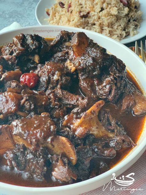 Oxtail Stew Recipe, Carrot Rice, Guyanese Recipes, Oxtail Stew, Oxtail Recipes, Brown Recipe, Stove Top Recipes, Veggie Stir Fry, Cooking Set