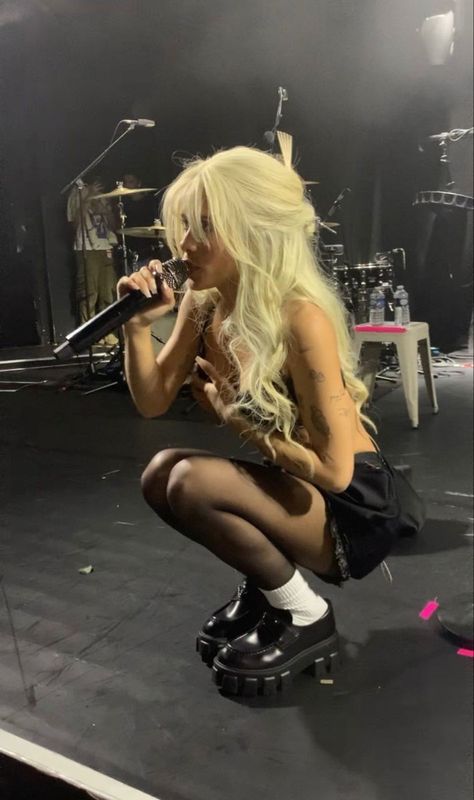 Nessa Barrett, Baby Cowboy, On Stage, Style Icon, Concert Outfit, Celebrity Crush, Cute Hairstyles, Hair Inspo, Hair Inspiration