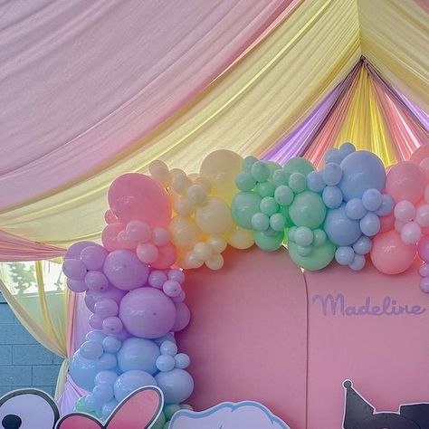 Birthday 1st, Hello Kitty Themes, Hello Kitty Sanrio, January 21, 1st Bday, Reign, Birthday Party Themes, Diy And Crafts, Balloons