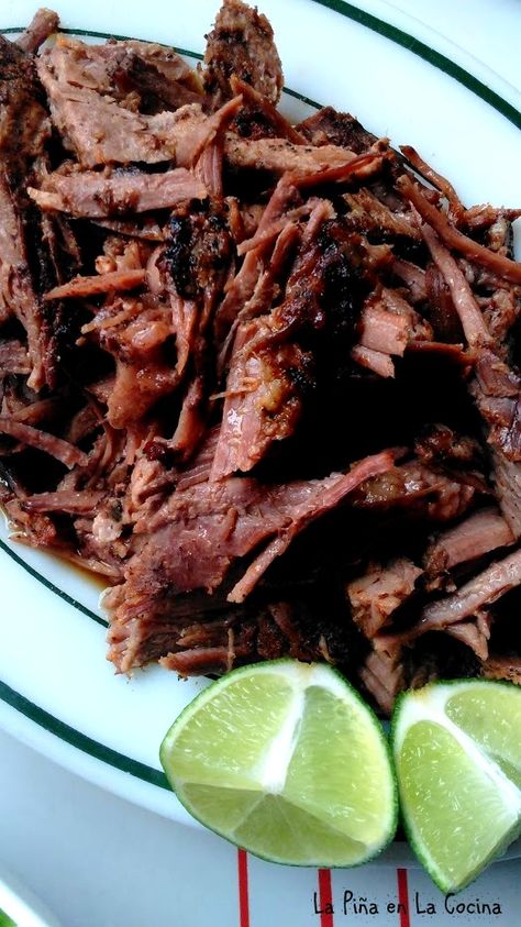 Slow Braised Brisket Mexican Brisket Recipes, Mexican Brisket, Baked Brisket, How To Cook Brisket, Brisket Tacos, Braised Brisket, Beef Brisket Recipes, Red Meat Recipes, Beef Salad