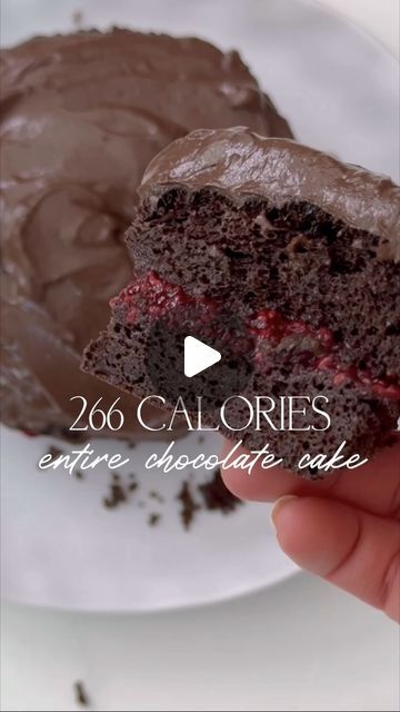 Low Calorie Cake Recipes, Low Calorie Dessert Recipes, Mixed Berry Recipes, Protein Cake Recipe, Raspberry Chocolate Cake, Ww Deserts, Low Calorie Cake, Choc Cake, Low Fat Desserts