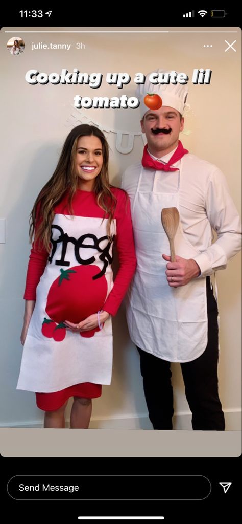 Prego costime Prego Sauce Halloween Costumes, Prego Halloween Costumes, Prego Costume, Pregnant Hollywood Costume, Easy Costumes For Pregnant Women, Diy Costume For Pregnant Women, Couples Costume Pregnant Maternity Halloween, Pregnant Halloween Costume, Prego Sauce