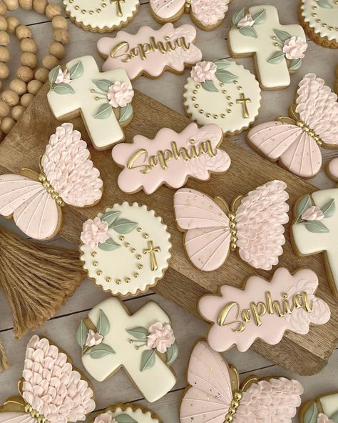 Andre Cookies (@andre.cookies) | Instagram profile First Communion Cookies, Bautizo Ideas Girl, Communion Cookies, Christening Cookies, Baptism Decorations Girl, Floral Cookies, Baptism Party Decorations, Cross Cookies, Baptism Cookies