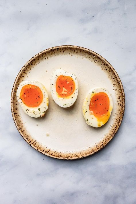 Best Boiled Eggs, Creative Egg Recipes, Jammy Eggs, Breakfast Tacos Recipe, Boiled Egg Recipes, Eggs Ideas, Paleo Chili, Boiled Egg Diet, Roasted Brussel