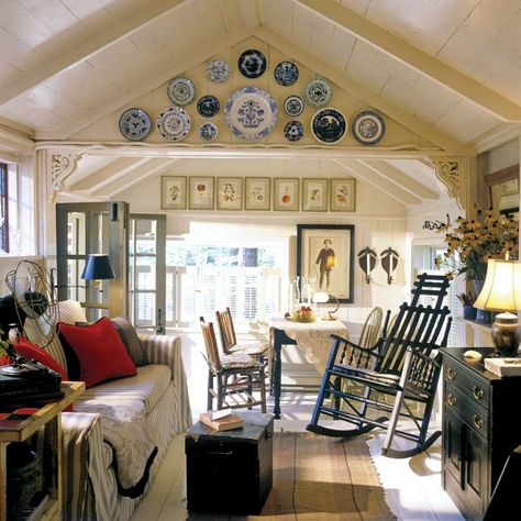 Cottage Homes Interior, Small Cottage Interiors, Cottage Interior Design, Small Cottage Homes, Maine Cottage, Cottage Shabby Chic, Country Cottage Decor, Cottage Style Homes, Homes Interior