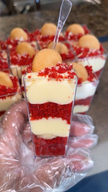 Red Velvet Dessert Shooters, Red Velvet Dessert Cups, Red And Yellow Desserts, Banana Pudding Shots, Christmas Dessert Shooters, Pudding Shooters, Red Velvet Cake Shooters, Red Velvet Cake Cups, Red Velvet Mini Desserts