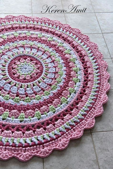 Free Patterns Crochet, Home Crochet, Crochet Free Patterns, Crochet Mat, White Tablecloth, Crochet Table Runner Pattern, Crochet Carpet, Crochet Rug Patterns, Crochet Mandala Pattern